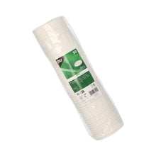Een verpakking met 50 witte PAPSTAR kartonnen bekerdeksels (Ø 8 cm) van de PAPSTAR GmbH is verpakt in een plastic folie met groen-wit etiket - perfect voor milieuvriendelijk serveren in combinatie met de bijpassende PAPSTAR bekers.