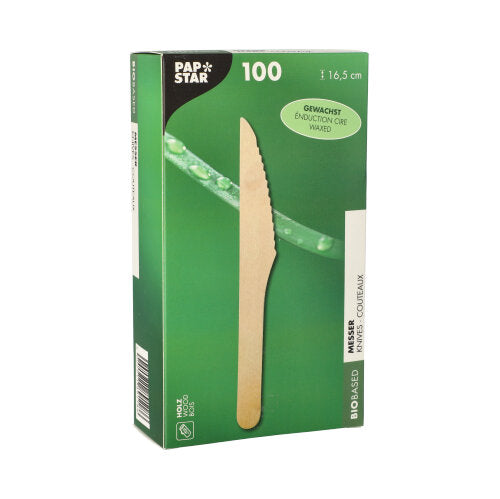 Eine grüne Box PAPSTAR 100 Messer, Holz „pure“ 16,5 cm gewachst der PAPSTAR GmbH enthält 100 umweltfreundliche Holzmesser – eine nachhaltige Alternative zu Plastikbesteck.