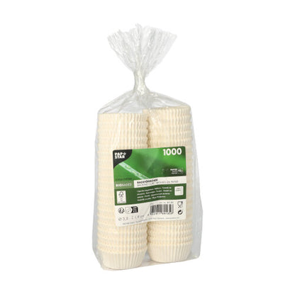 In een doorzichtige plastic zak bevindt zich een stapel van 1.000 PAPSTAR 1000 bakvormpjes rond van PAPSTAR GmbH, voorzien van een groen-wit middenetiket met productdetails.