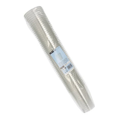 Een stapel van 50 Starpak drinkbekers R-PET glashelder, gewikkeld in doorzichtig plastic met een etiket en barcode aan de voorkant, perfect voor milieuvriendelijke dranken.