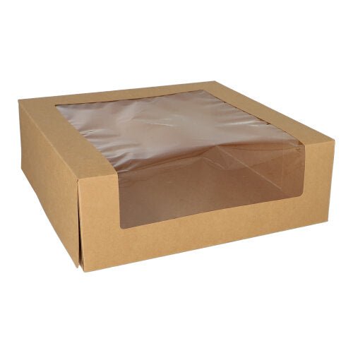 De 25 taartdozen met deksel van de PAPSTAR GmbH hebben een PLA-venster – ideaal voor het verpakken van taarten of gebak. De doos is gesloten en leeg.