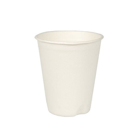 Een PAPSTAR drinkbeker van suikerriet "pure", 8 cm, wit, voor warme dranken (40 stuks), staat rechtop voor een witte achtergrond.