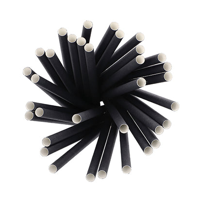 Een bovenaanzicht van de cirkelvormig gerangschikte PAPSTAR 100 shake-rietjes papier Ø 10 mm · 21 cm van PAPSTAR GmbH - biologisch afbreekbare zwarte papieren rietjes met witte binnenkant, ideaal voor milieubewuste gastheren en duurzame shake-genot.