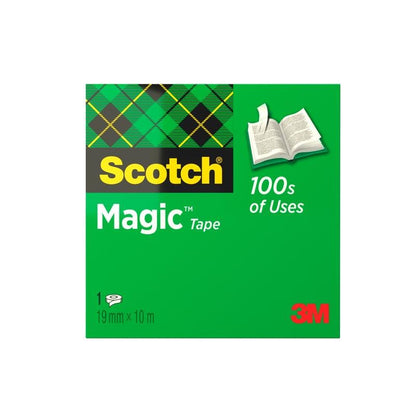 Groene verpakking van Scotch® Magic™ Onzichtbare Tape van 3M Deutschland GmbH, met Argyle-patroon, afbeelding van een open boek, tekst "100s of Uses", 3M-logo rechtsonder en tapeformaat 19 mm x 10 m.