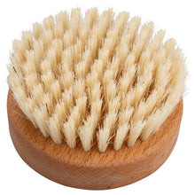 De ENA Living handmassageborstel van Abena Re-Seller GmbH is een handvatloze ronde borstel van hout met dicht opeengepakte lichtbeige natuurlijke borstelharen ter bevordering van de bloedsomloop en ontspanning. Verkrijgbaar als doos (24 verpakkingen).
