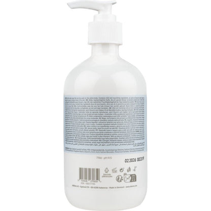 Een doorzichtige kunststof fles met witte pompdispenser met het opschrift "Milde Cremeseife ohne Parfüm" van Abena Re-Seller GmbH is voorzien van een groot blauw-wit etiket en meertalige productinformatie op de achterkant.