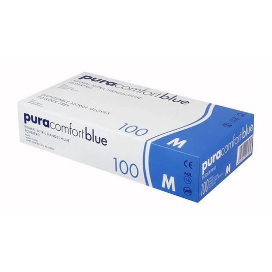 Een wit-blauwe doos AMPri Pura Comfort blauwe nitrilhandschoenen, maat Medium, met 100 stuks. Deze nitril-onderzoekshandschoenen van AMPri Handelsgesellschaft mbH zijn poeder- en latexvrij en daarom uitermate geschikt voor gebruik in de voedingsmiddelenindustrie of medische instellingen. De doos is bovendien voorzien van een barcode en symbolen met gedetailleerde productinformatie.