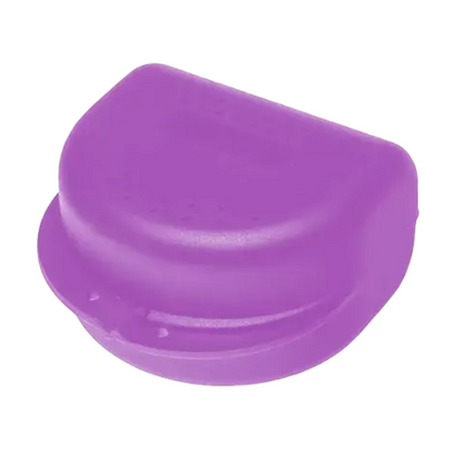 De AMPri PP Dental beugelbox voor volwassenen, verkrijgbaar in verschillende kleuren en met de afmetingen 80x80x45 cm, wordt door de AMPri Handelsgesellschaft mbH gemaakt van duurzaam polypropyleen. Hij heeft een klapdeksel en een glad, afgerond ontwerp dat ideaal is voor het beveiligen van orthodontische werken.