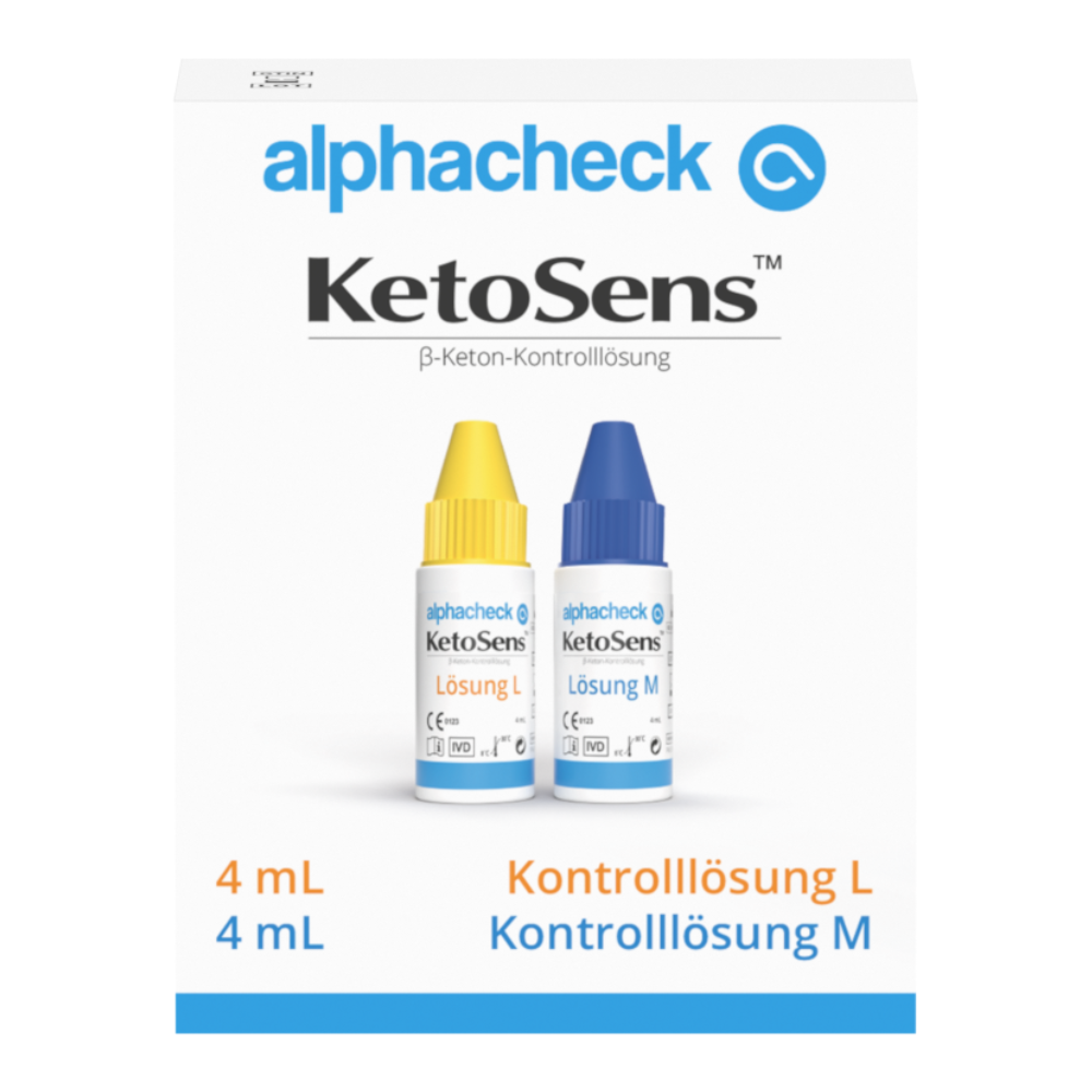 Een productafbeelding van Alphacheck KetoSens β-Keton-controleoplossing L+M | Verpakking (2 flesjes) van Berger Med GmbH voor Keto-meetapparaten. De afbeelding toont een witte doos met blauwe en gele tekst. In de doos bevinden zich twee kleine flesjes met gekleurde doppen, een gele (oplossing L) en een blauwe (controleoplossing M). Het volume is aangegeven als 4 mL.