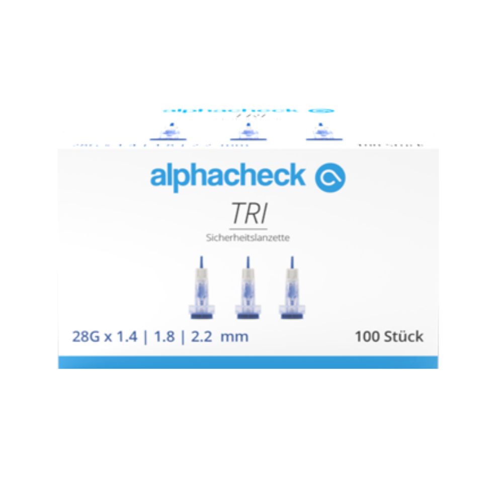 Afgebeeld is een doos met het opschrift „Alphacheck TRI veiligheidslancetten 28G | Verpakking (100 stuks)“ van Berger Med GmbH. Het bevat 100 veiligheidslancetten met de afmetingen 28G x 1,4 mm, 1,8 mm en 2,2 mm voor de capillaire bloedafname. Op de voorkant van de doos zijn afbeeldingen van drie lancetten en een tekst in blauwe en zwarte tinten te zien die het veiligheidsmechanisme beschrijft.
