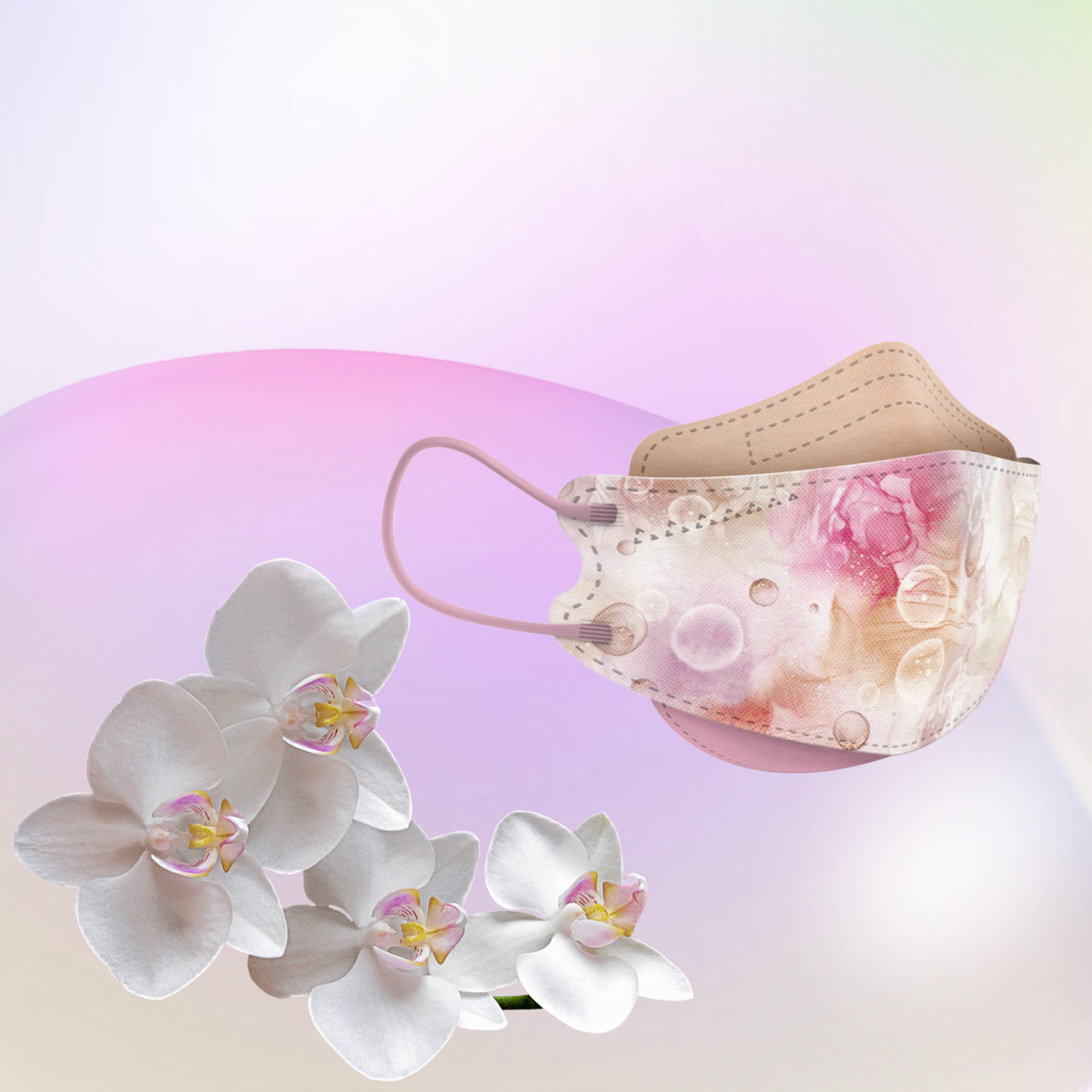 Een deeltjesfilterende Altruan Designer-gezichtsmasker die voldoet aan de FFP2-norm, toont haar ergonomische pasvorm tegen een pastelachtergrond met roze-groen kleurverloop. Op de voorgrond benadrukt een verzameling witte orchideeën de elegantie van haar stijlvolle ontwerp.