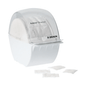 Een B. Braun Askina® Brauncel® dispenser voor cellulose tampons - leeg van B. Braun Deutschland GmbH & Co. KG is een witte kunststofdispenser met transparante deksel, bedoeld voor het opbergen van cellulose tampons. Daarvoor vergemakkelijken vier identieke vierkanten de hygiënische verwijdering.