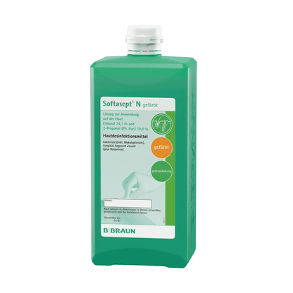 Afgebeeld is een groene fles met het opschrift „B. Braun Softasept® N huiddesinfectiemiddel, gekleurd“, geproduceerd door B. Braun Deutschland GmbH & Co. KG. Het bevat een desinfectieoplossing voor huidtoepassing (huiddesinfectie), met name 2-propanol en ethanol, die bekend staan om hun bacteriedodende werking. Op het etiket staan ook gebruiksinstructies en veiligheidsinformatie.
