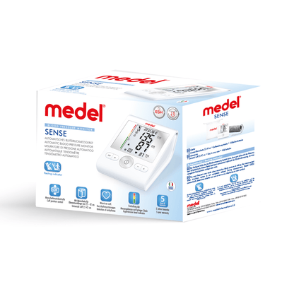Een witte doos met de branding "medel SENSE" van Beurer GmbH bevat het uitloopartikel: Medel Sense bloeddrukmeter en toont op de voorkant een afbeelding van dit automatische bloeddrukmeter, de belangrijkste functies, meertalige tekst en blauw/rode accenten.