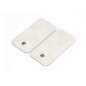 Op de afbeelding zijn twee rechthoekige elektrodenpads te zien, die compatibel zijn met de digitale TENS/EMS-apparaten EM 40, EM 41, EM 41.1, EM 49 en EM 80 van Beurer GmbH. De lichtgrijze pads zijn gemaakt van een stofachtig materiaal en zijn voorzien van drukknopverbindingen. Ze zijn naast elkaar afgebeeld op een witte achtergrond en worden verkocht in een set van 4 onder de naam „Beurer Elektroden groot“.