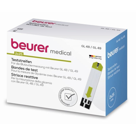 Een verpakking Beurer Teststrips voor GL 48/49 – 50 stuks van de Beurer GmbH. Op het etiket staat vermeld dat er 2 x 25 teststrips in zitten. Op de verpakking staat voornamelijk de Beurer-branding, enkele meertalige informatie en een afbeelding van een enkele teststrip voor medische hulpmiddelen.
