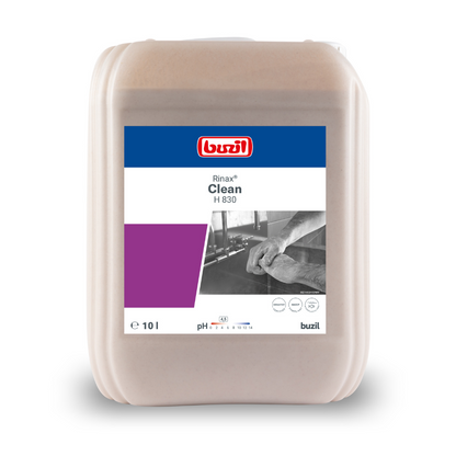 Een 10-liter container Buzil Rinax® Clean H 830 handwasvloei crème van BUZIL-WERK Wagner GmbH & Co. KG zorgt voor een zachte reiniging en heeft een blauw-paars etiket met uitgebreide productinformatie. Het etiket toont een zwart-wit afbeelding van een persoon die een oppervlak reinigt, en staat daarmee voor professionele hygiëne.