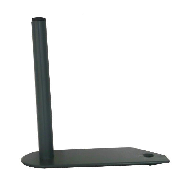 De Diversey Protect Trolley Rollenhouder van Diversey Deutschland GmbH & Co. OHG is een zwarte metalen standaard voor het plaatsen van doekrollen. Hij bestaat uit een verticale cilindrische staaf op een vlakke rechthoekige basis met een cirkelvormige inkeping in een hoek.