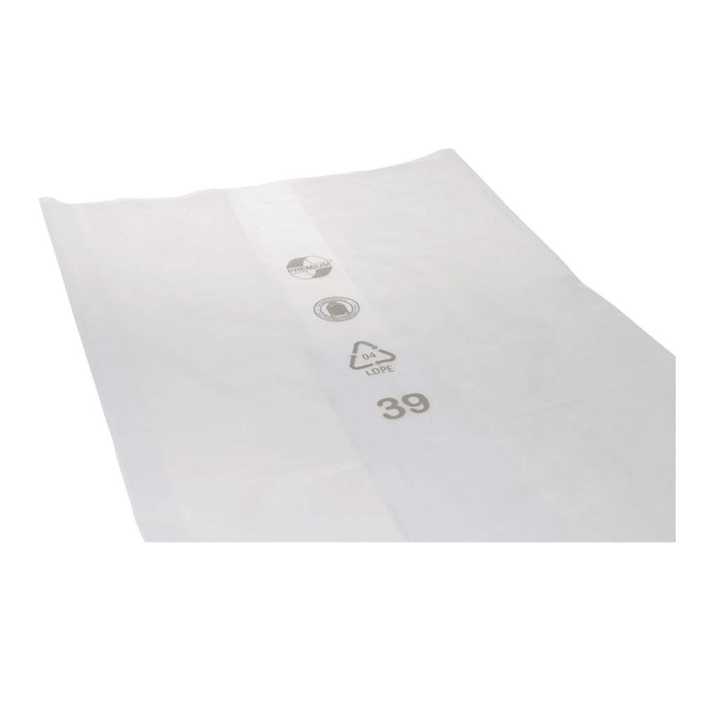 Een DEISS 99095 - 900+600x1800x0,06 mm transparante kledinghoes van gerecycled materiaal met gevouwen randen is afgebeeld tegen een witte achtergrond. De hoes is voorzien van drie opgedrukte logo's en een tekst, waaronder "4 love" en het getal "39".