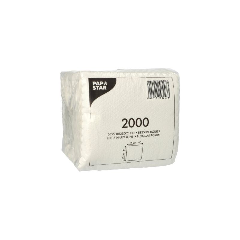 Een verzegelde verpakking PAPSTAR Dessertdoilies 15x15 cm, wit (2000 stuks) van PAPSTAR GmbH, ideaal als witte dessertondergrond in de gastronomie; rechthoekige servetten gestapeld in helder kunststof met meertalige tekst en een barcode.