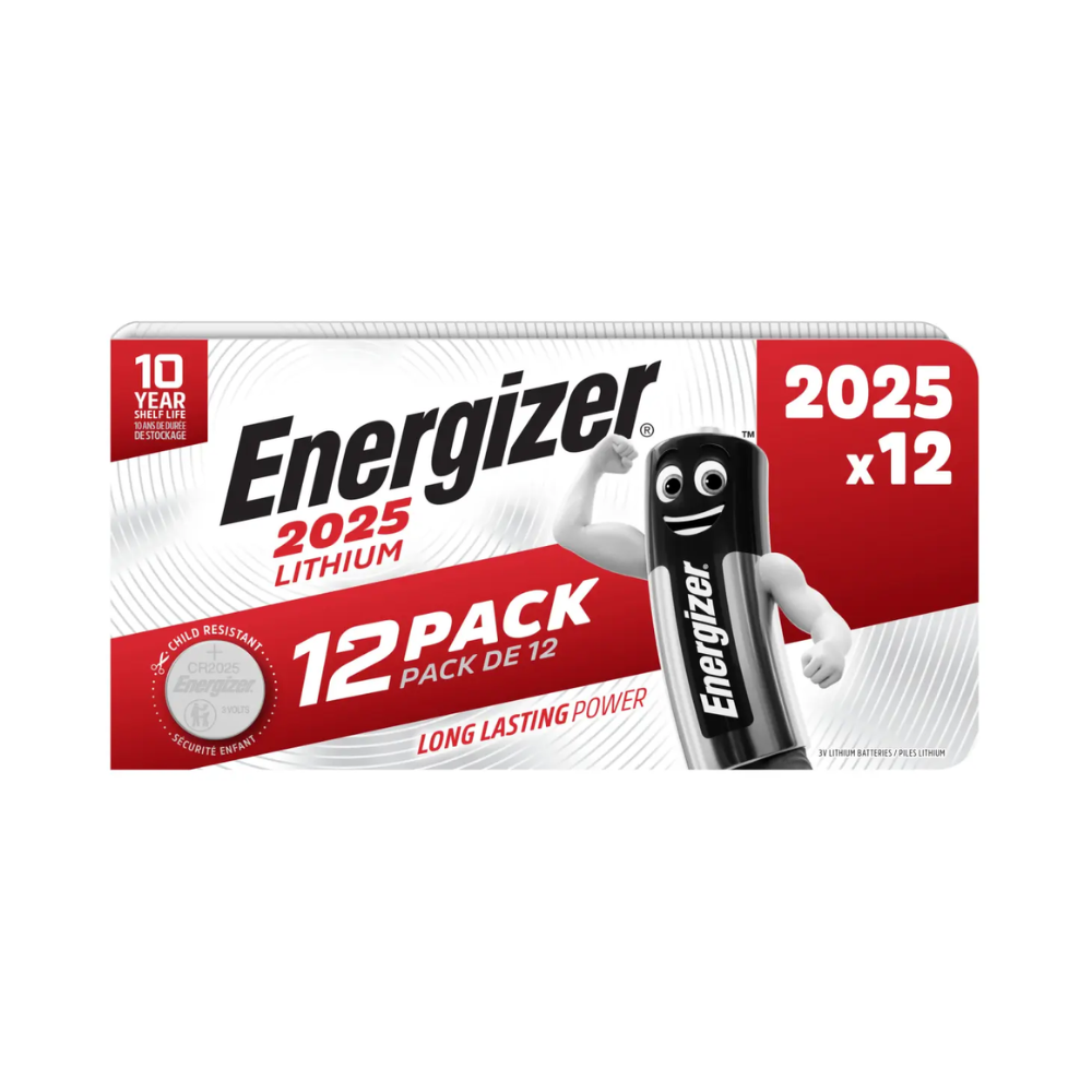 De afbeelding toont een verpakking van de Energizer knoopcel CR 2025 3V 163 mAh lithium | Verpakking (12 stuks) van Energizer Deutschland GmbH, gemarkeerd als 12-pack met langdurige prestaties. De wit-rode verpakking toont een batterijvormig symbool en wijst op een houdbaarheid van 10 jaar en kinderveiligheid.