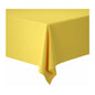 Eine Dunicel-Tischdeckenrollen-Tischdecke (1,18 m x 10 m) von Duni GmbH in Gelb bedeckt eine Tischecke, der glatte Stoff fällt gleichmäßig auf beiden Seiten – perfekt für Hochzeiten, Bankette, Firmenveranstaltungen – vor einem weißen Hintergrund.