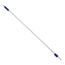 Der Haug Bürsten KG FIBERGLASSTIEL,SCHLAUCHANSCHL. 1450MM,F.GARDENA SCHLAUCHANSCH ist ein weißer Fiberglasstiel mit blauen Griffen und Metallspitzen, mit einer Länge von 1450 mm, auf weißem Hintergrund.