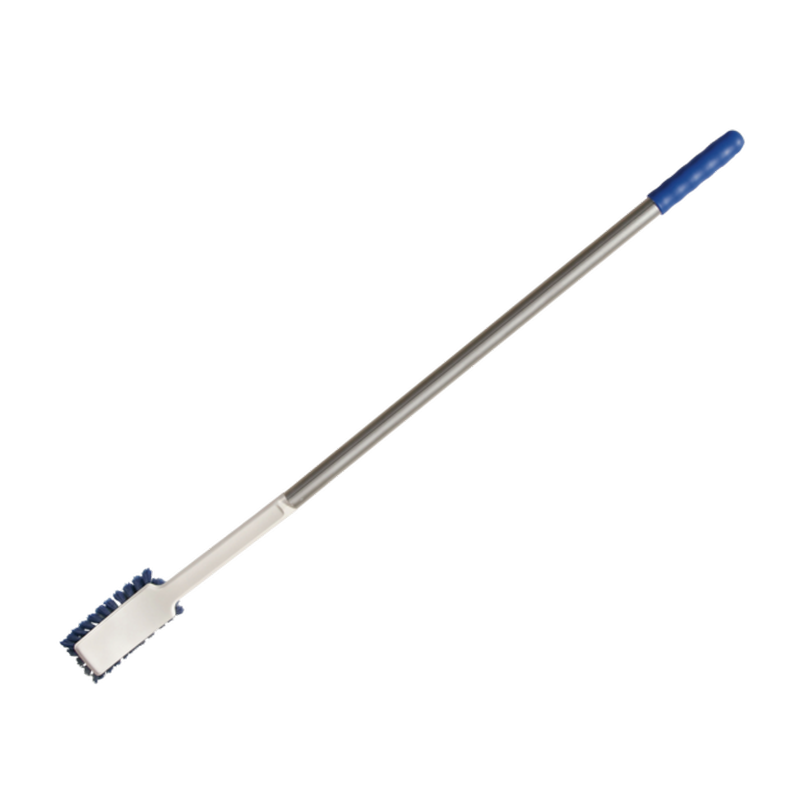 Der Auslaufartikel: STIELBÜRSTE,PBT,VERLÄNGERT MIT ALUSTIEL ALS SONDERANFERTIGUNG von Haug Bürsten KG hat haltbares PBT-Borsten, einen weißen rechteckigen Kopf, weißen Kunststoff im Kopfbereich und einen Aluminiumstiel mit blauem Gummigriff.