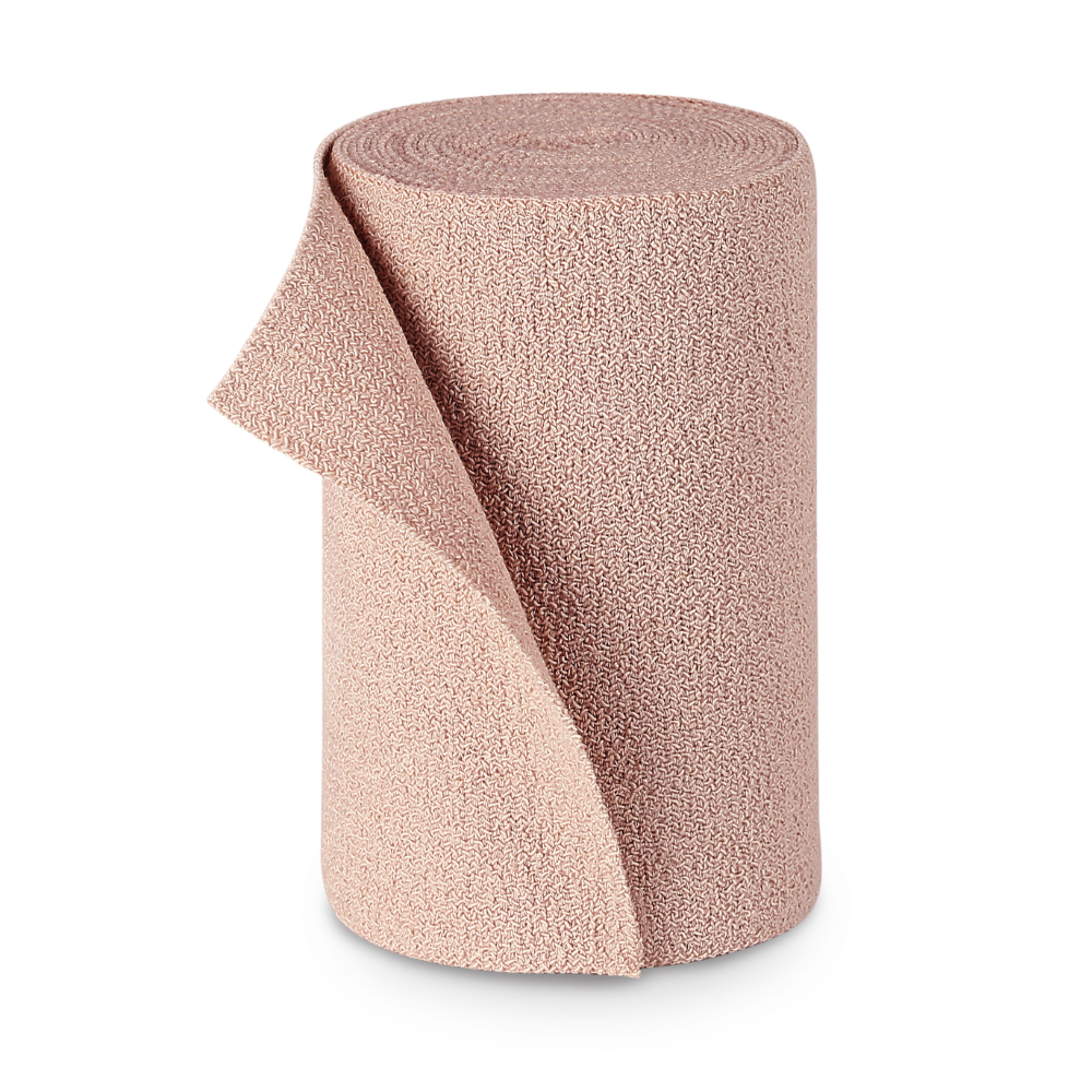 Een rol lichtbruin gestructureerde PütterFlex-stof van Paul Hartmann AG, rechtopstaand, met licht afgerold uiteinde, voor een witte achtergrond.