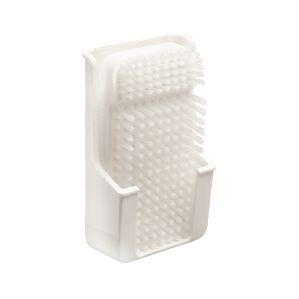 Wij presenteren de Haug Nagelborstel met koker, een witte handschrobborstel van Haug Bürsten KG. Deze rechthoekige borstel is ontwikkeld voor het verwijderen van hardnekkig vuil en beschikt over dicht op elkaar geplaatste borstelharen en een stevige greep voor een veilige houvast, waardoor hij perfect is voor het moeiteloos reinigen van verschillende oppervlakken.