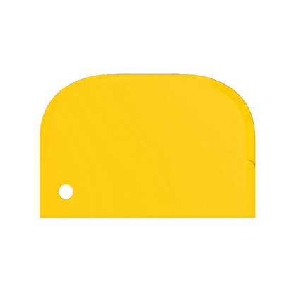 De Haug Schaber klein 15 x 10 cm van Haug Bürsten KG is een felgele, rechthoekige deegschraper van kunststof met afgeronde randen, die perfect is voor het verwijderen van hardnekkige resten. Hij heeft een klein rond gaatje in de linkerbenedenhoek en heeft een glad, glanzend oppervlak. Dit product voldoet aan de voedselveilige normen.