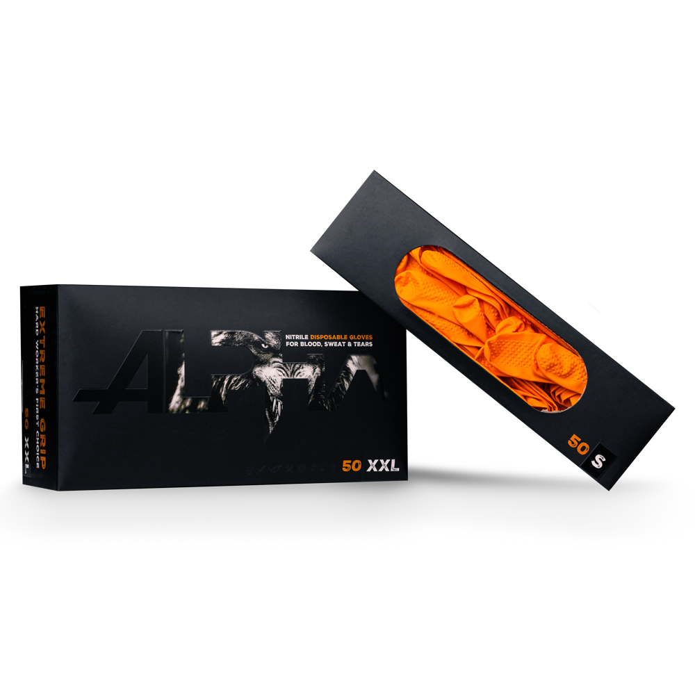 Eine schwarze ALPHA-Box der AMPri Handelsgesellschaft mbH enthält 50 XXL High Grip Nitril-Einmalhandschuhe in Orange. Die geöffnete Verpackung zeigt die leuchtend orangen Handschuhe, teilweise sichtbar durch ein transparentes Fenster.