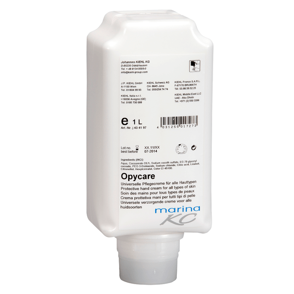 Witte 1-literfles van Johannes Kiehl KG Kiehl Opycare Universele Verzorgingslotion voor alle huidtypen, met rechthoekige vorm en meertalige productinformatie op het vooretiket; geschikt als lotion voor alle huidtypen.
