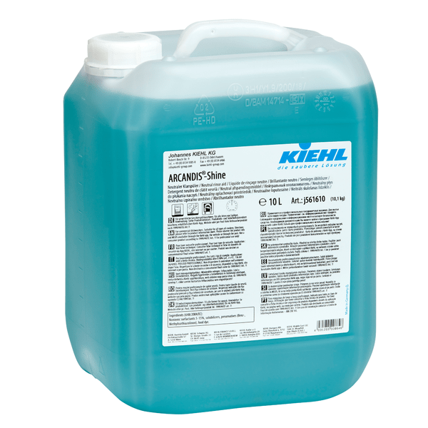 Een 10-liter container van doorzichtig kunststof met blauwe vloeistof "Kiehl ARCANDIS-Shine Neutrale Glansspoelmiddel" van Johannes Kiehl KG voor vaatwassers, zorgt voor streeploze glans. Meertalige handleiding en waarschuwingsinstructies inbegrepen.