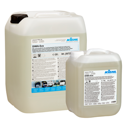 Twee kunststofcontainers (20L en 10L) van het Kiehl DIWA-Evo glas- en vaatwasmiddel van Johannes Kiehl KG met witte etiketten met productinformatie, merklogo en gebruiksinstructies. Ideaal als glas- en vaatwasmiddel.