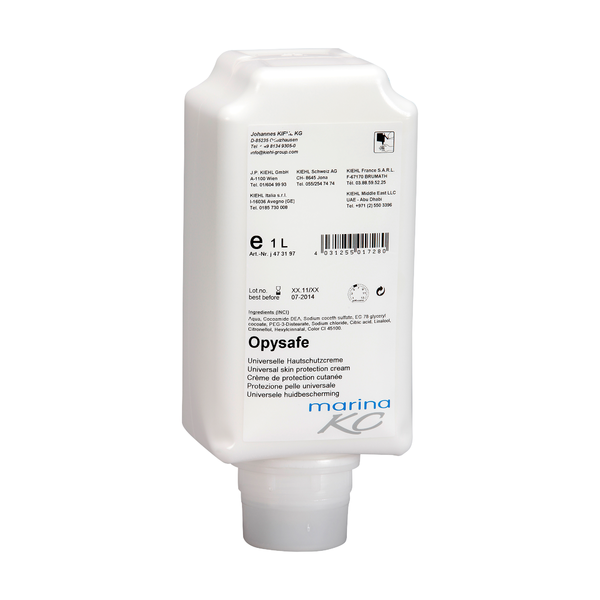 Een witte 1-liter kunststof fles Kiehl Opysafe Universele Huidbeschermingslotion van Johannes Kiehl KG, met gedetailleerde branding op het etiket en een bodemtuit voor eenvoudige dosering.