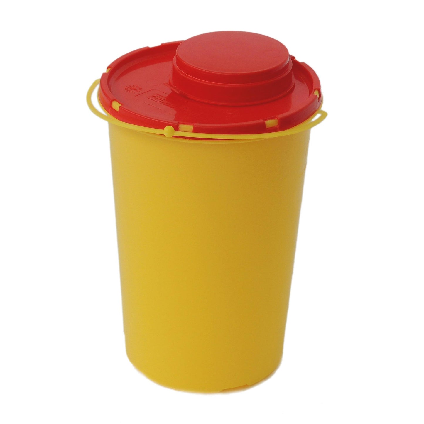 De Novocal naaldencontainer (1,5L) is een gele kunststof container met een stevig bevestigde rode ronde deksel, ideaal voor de veilige verwijdering van scherpe medische voorwerpen. Merk: Novocal.