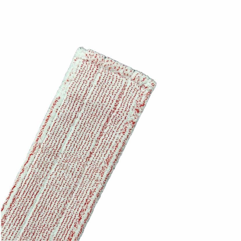 Een close-up van de Arcora Excellent Red-White Db-Fc Mopp met kleurcodering en omslag van Arcora International GmbH, met rode en witte strepen en randnaden, perfect voor kleurcodering in reinigingsmopsystemen.