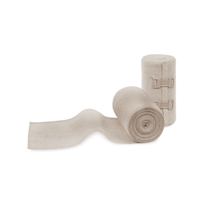 Twee Meditrade ABE® Extra compressiezwachtels, één gedeeltelijk afgerold, op een witte ondergrond. Beide hebben zichtbare klittenbandsluitingen.