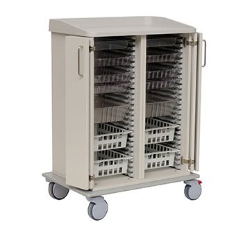 De Novocal verzorgings- en werkwagen beschikt over een beige kunststof chassis, dubbele deuren, doorzichtige kunststof bakken in verticale rijen, zijhandgrepen en vier wielen voor gemakkelijke mobiliteit. Verpakking: 1 stuk. Merk: Novocal.