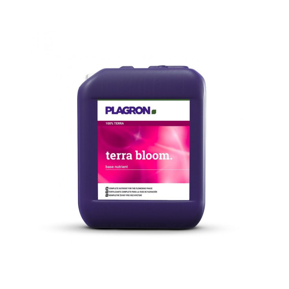 Een paarse container met de opdruk 'Plagron Terra Bloom' van Bertels B.V. is een bloeimiddel met een roze-wit etiket, dat als basisvoedingsstof wordt gebruikt om een optimale bloei voor krachtige plantengroei te bevorderen.