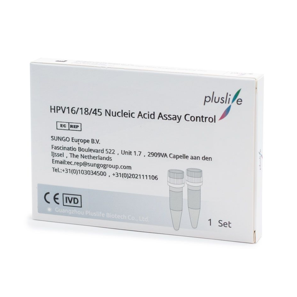 De afbeelding toont een doos van de Pluslife HPV 16/18/45 nucleïnezuur PCR-controlekit, een nauwkeurige controlekit van SUNGO Europe B.V. De verpakking bevat contactinformatie en certificeringen en toont aan de voorkant een set met twee flesjes, ideaal voor nauwkeurige nucleïnezuur-PCR-tests.