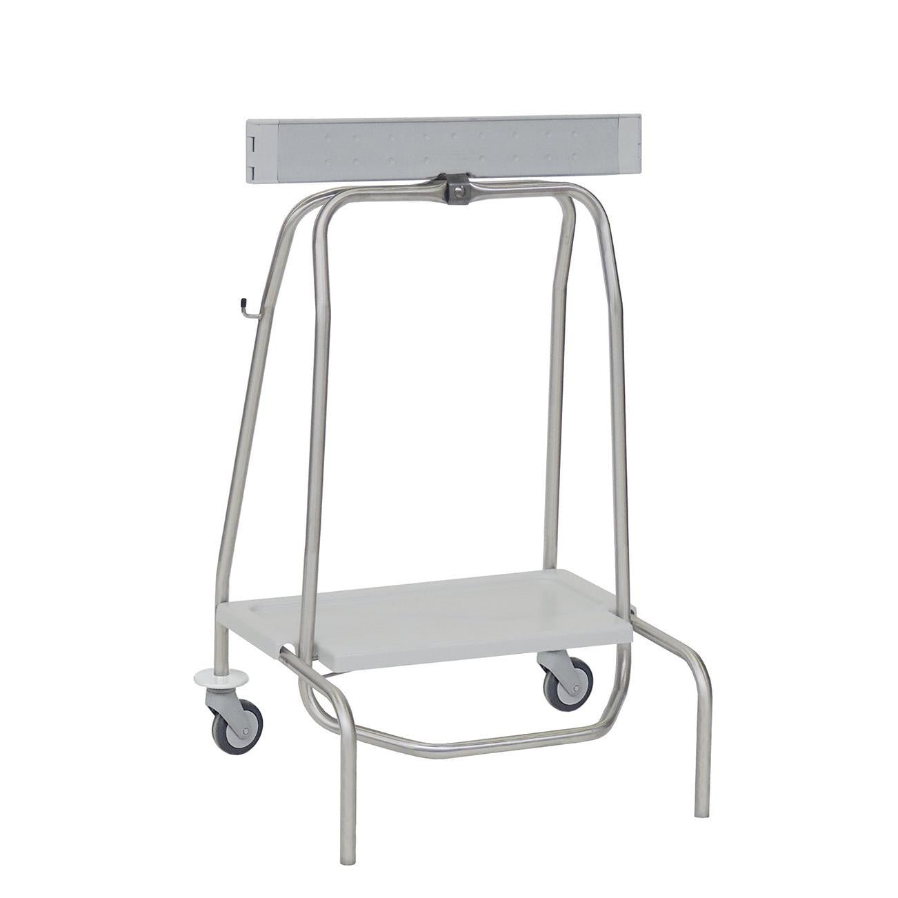 De Novocal afvalverzamelaar "Genius" heeft een stabiel metalen frame, vier wielen, een vlakke onderplank en een klemring met 1 voetpedaal voor 40L-zakken. Afgebeeld tegen een witte achtergrond. Merk: Novocal.