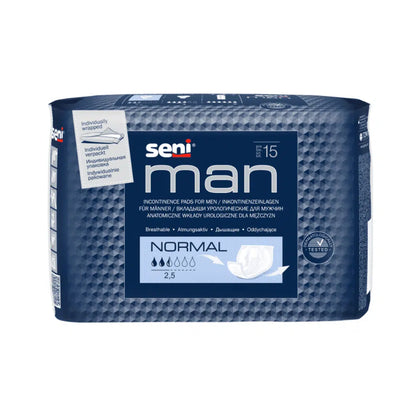 Een blauwe verpakking Seni Man Normal incontinentie-inlegkruisje voor mannen van TZMO Deutschland GmbH bevat 15 pads met een absorptievermogen van 2,5 van 6 druppels - voor discretie en veiligheid.
