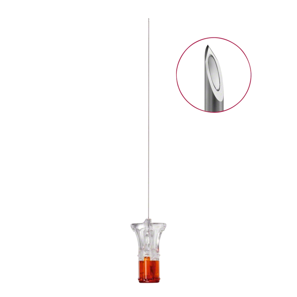 De B. Braun Spinocan®-naald (0,33 x 120 mm, G 29, 4 3/4") van B. Braun Deutschland GmbH & Co. KG heeft een doorzichtige kunststofschacht met oranje basis, een afgeschuinde metalen punt voor precisie en is ideaal voor medische ingrepen.