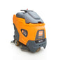 De TASKI swingo XP R van Diversey Deutschland GmbH & Co. OHG is een oranje/grijze, batterij-aangedreven schrobzuigmachine met opstapprincipe, ideaal voor grote oppervlakken, incl. 4x 6V-180Ah batterij en geïntegreerde oplader.