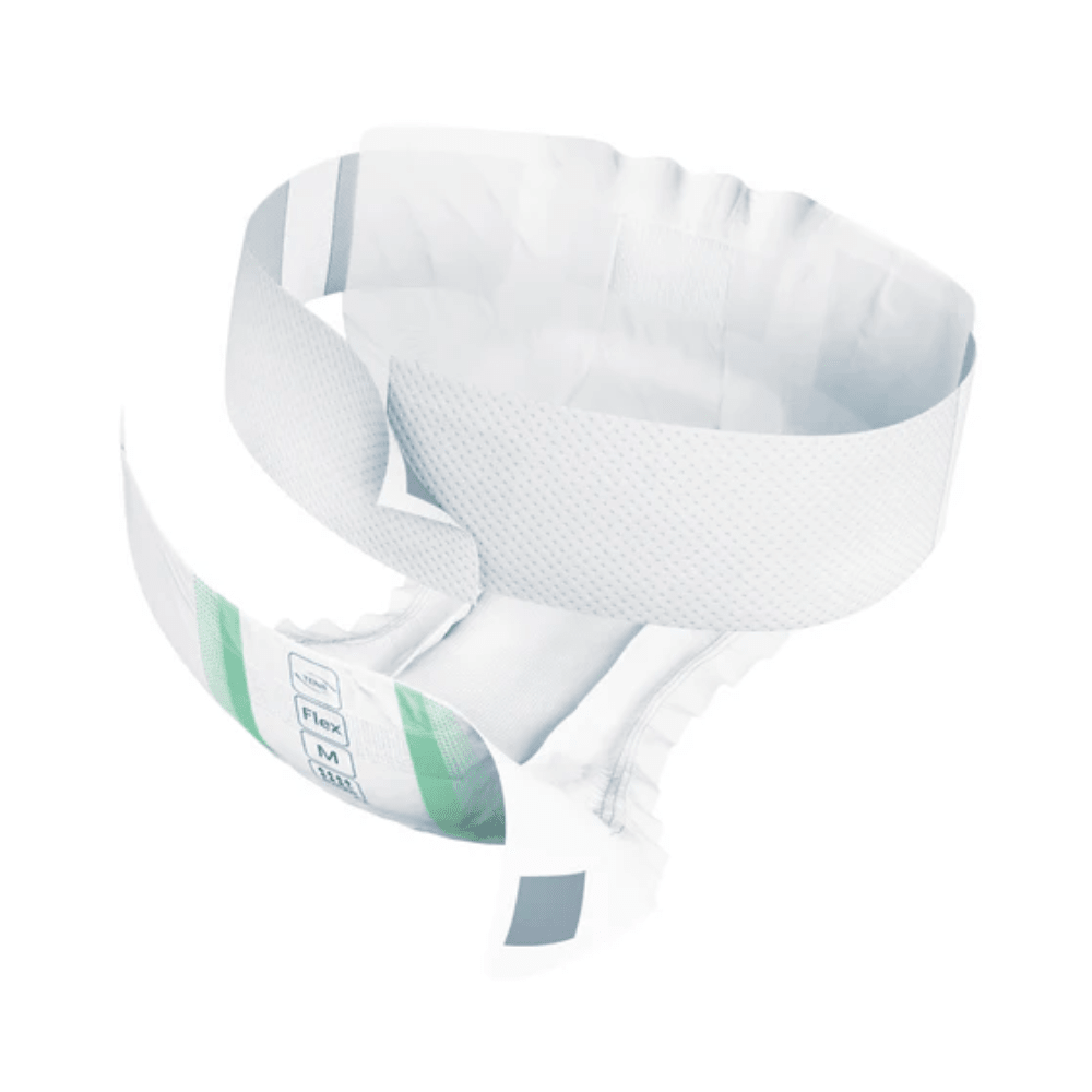 De TENA Flex Super incontinentieverband met heupband van TENA - Essity Germany GmbH heeft een witte buitenkant, een comfortabele heupgordel en heeft aan de voorkant groene en blauwe markeringen en gelabelde indicatoren die maximale absorptie bij incontinentiebehoeften garanderen.