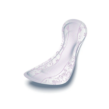 De TENA Lady Discreet Protect+ Maxi Night incontinentieverband van TENA - Essity Germany GmbH is voorzien van een gecontoureerde vorm en een lichtpaars bloemenpatroon. Dankzij de InstaDRY-technologie worden de details op een eenvoudige witte achtergrond benadrukt. Verkrijgbaar in verpakkingen van 12 stuks.