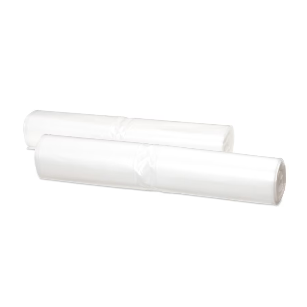 Twee rollen transparante Tork 204060-vuilniszakken van gerecycled materiaal worden naast elkaar geplaatst voor een eenvoudige witte achtergrond.