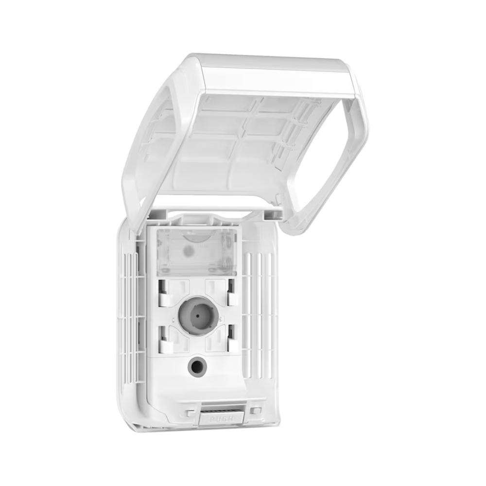 Een Tork 256010 dispenser voor continue luchtverfrisser, ontworpen door TORK – Essity Professional Hygiene Germany GmbH, staat voor een witte achtergrond. Dit buitenstopcontact heeft een enkele aansluiting en een open beschermkap met transparante deksel om de veiligheid in blootgestelde omgevingen te waarborgen en integreert naadloos in continue luchtverfrissingssystemen.